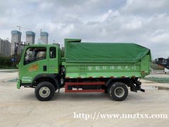 绿宁车队8方车承接建筑垃圾运输--桂AS7533