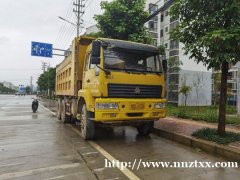 重汽泥头车